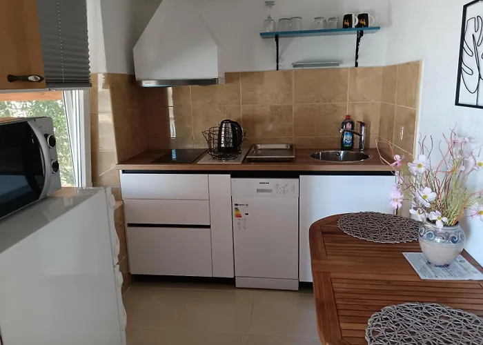 아파트 In With Sea View, Terrace, Air Conditioning, Wifi 4818-5 *